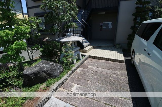 田中ハイツ B棟の玄関写真