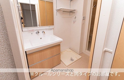 ローレル　Ａ[1LDK/50.96m2]の洗面所