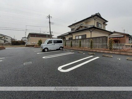 シュティル　シエーネ　Ａ[1LDK/40.02m2]の駐車場