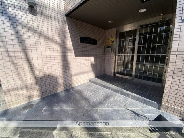 コーポシーダーの玄関写真