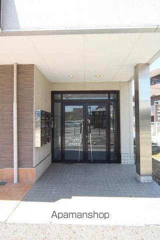 エスポワール川西の玄関写真