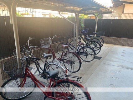 レオパレスアブリール３番館[1K/20.81m2]の駐車場2