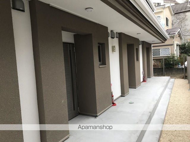 リュエル横浜の玄関写真