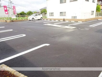 ボヌール岩橋　Ⅱ[2LDK/57.25m2]の駐車場