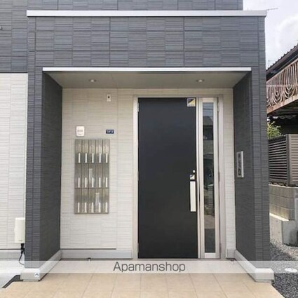 滋賀県大津市中庄１丁目[1LDK/42m2]のエントランス2