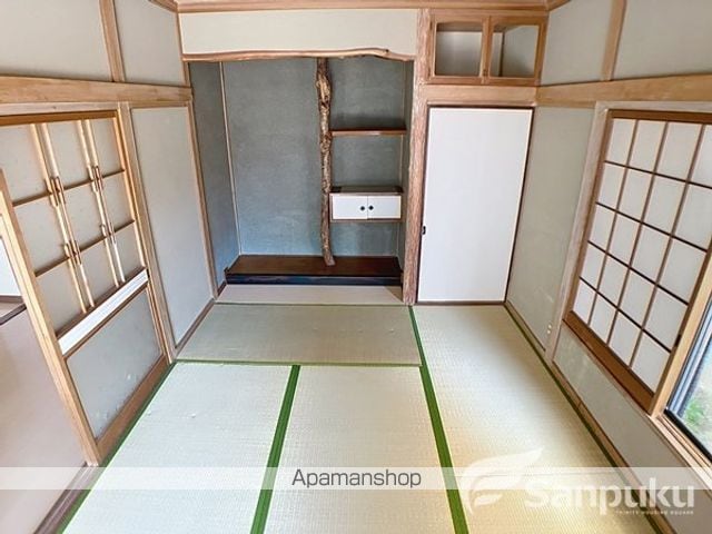 予讃線 柳原駅 徒歩11分 2階建 築48年の内装写真