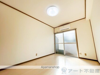 金元第３ビル[1K/19.44m2]のリビング・居間