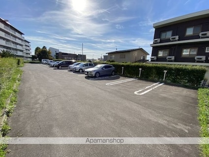 ヴィラナリー函館１号棟　（ヴィラナリーハコダテイチゴウトウ）[3DK/61.12m2]の駐車場