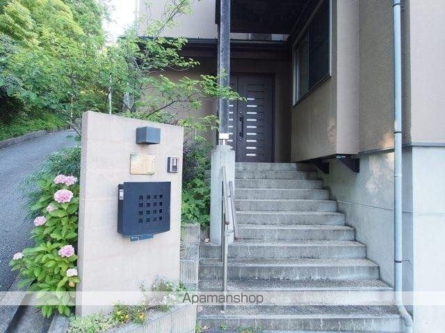 泉ガ丘戸建の玄関写真