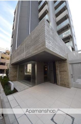 プラウドフラット門前仲町Vの玄関写真