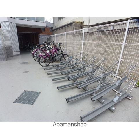 B CITY APARTMENT NAKANO EASTの外観写真