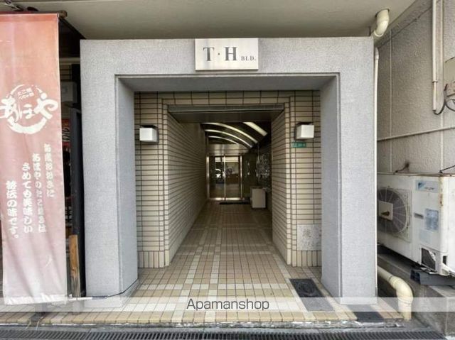 T・Hビルの玄関写真