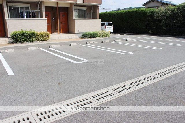 フォレストヒルBの玄関写真