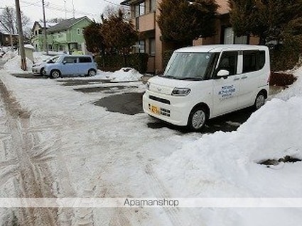 グランシード三ツ割Ａ[1LDK/49.9m2]の駐車場3