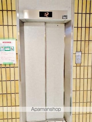 東京都新宿区大久保２丁目[3LDK/59.1m2]の共用部