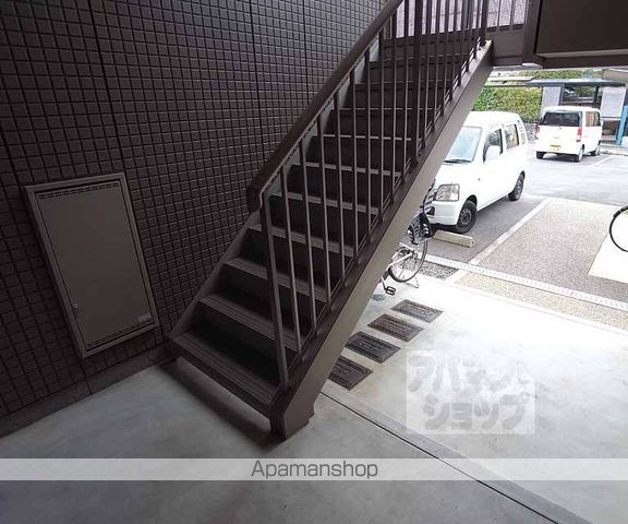 ドミール嵯峨野の玄関写真