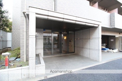 ルーブル野方参番館[1LDK/40.5m2]のエントランス