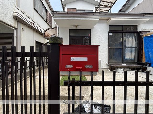 柳瀬川戸建の玄関写真