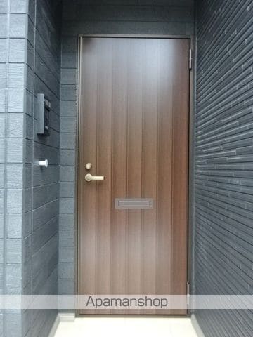 リュミエールBの玄関写真