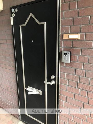 アップフロント坂井東IIの玄関写真