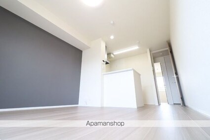 ファルコンベース若宮[1LDK/42.62m2]のリビング・居間