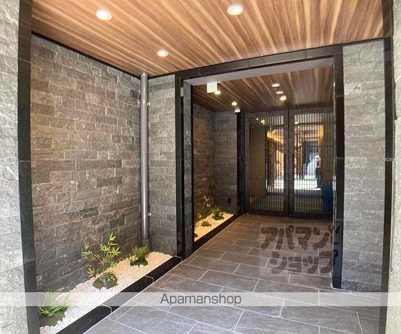 フォレスト油小路四条の玄関写真