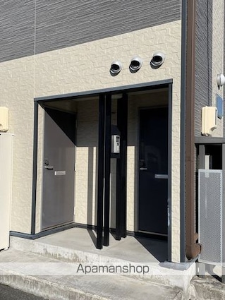 レオパレスマリナⅡ[1K/23.27m2]のエントランス1