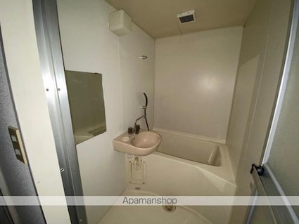 シャンボール峰山[2K/23.89m2]のバス