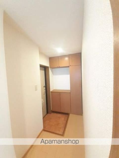 アズゥール[3LDK/70.39m2]の玄関
