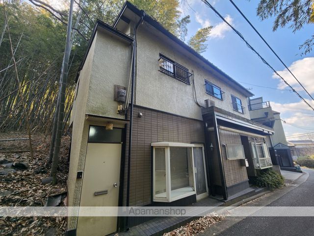 神出町東ハイツの外観写真