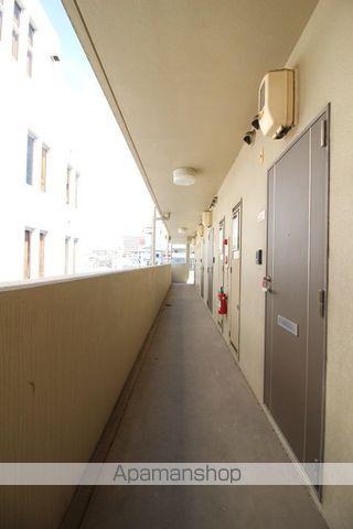 レポーズ春日の玄関写真