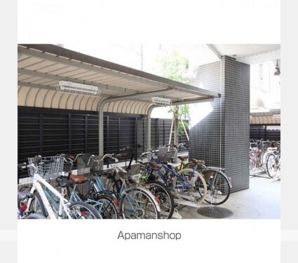 コンフォリア市谷柳町[1R/31.52m2]の駐車場1