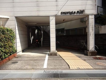 トライアングル筆山[1R/17.98m2]のエントランス1