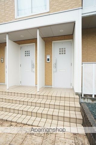 ルナーレCの玄関写真