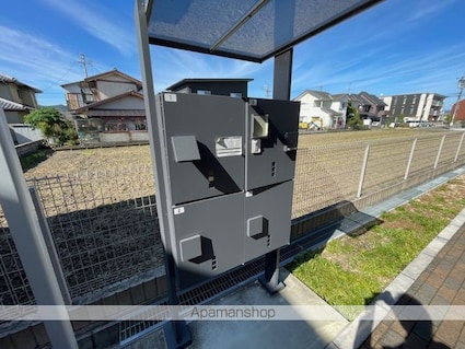 滋賀県東近江市東沖野３丁目[3LDK/68.65m2]のエントランス2