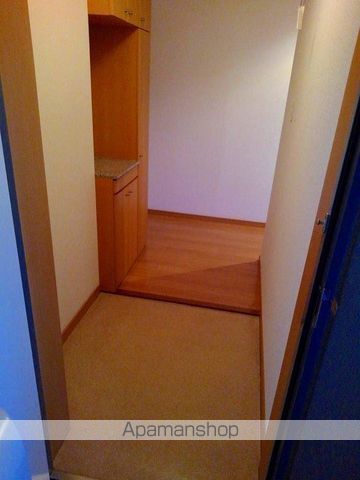 ラモーリ緑の玄関写真