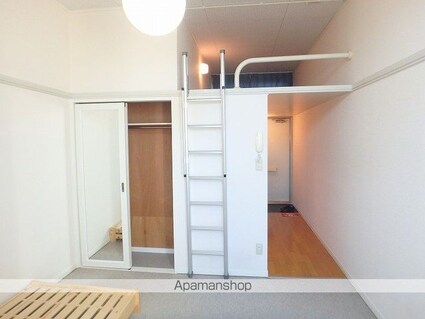 レオパレスディオネ[1K/20.28m2]の玄関