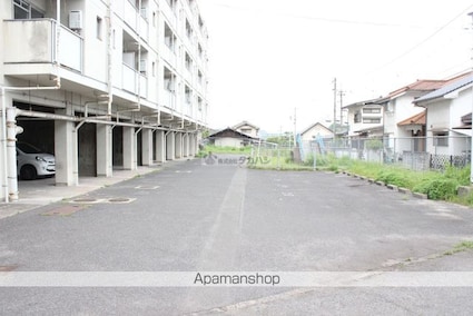 ヴィラナリー水呑１[3DK/47.52m2]の駐車場4