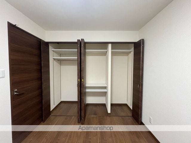 ロイヤルガーデン伊福町の内装写真
