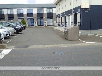 レオネクストしんどう[1K/28.49m2]の駐車場