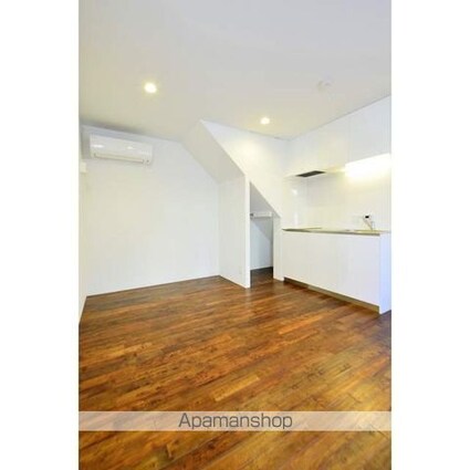 カラスヤマテラスＥＷ[1R/22.25m2]のリビング・居間