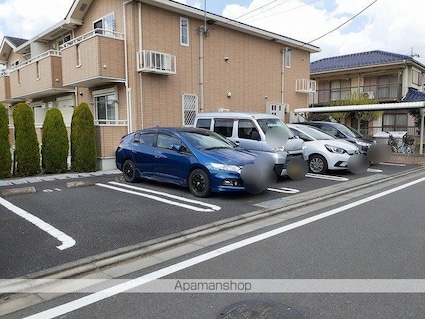 プロヴァンス[1LDK/42.37m2]の駐車場3