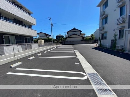 ユーフォリア　Ｃ棟[2LDK/53.77m2]の駐車場