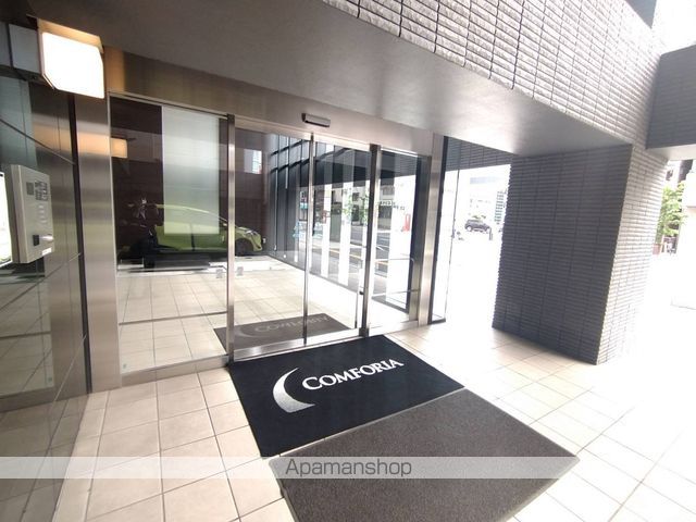 コンフォリア大宮の玄関写真