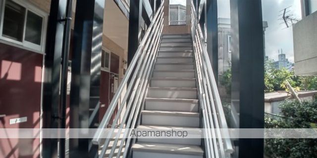 レオパレスシャロームの玄関写真