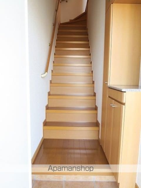 岐阜県岐阜市西鶉５丁目[1LDK/44.9m2]の玄関