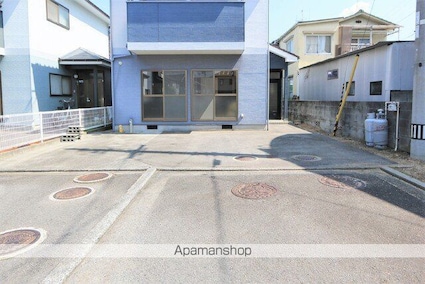 木原戸建３号[4DK/82.59m2]の駐車場