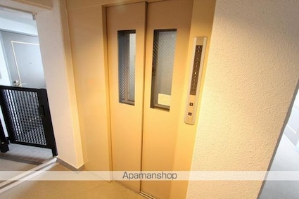 香川県高松市観光通１丁目[2LDK/70.13m2]の共用部1