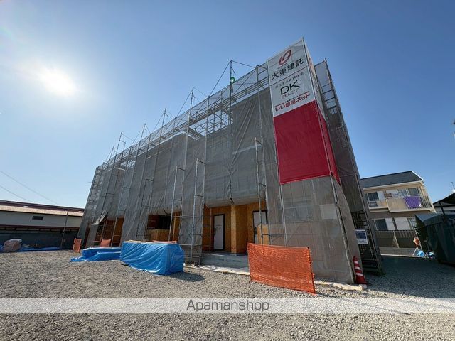 小田原市 3階建 新築の玄関写真