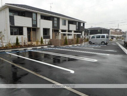 パルティールα[2LDK/56.68m2]の駐車場2